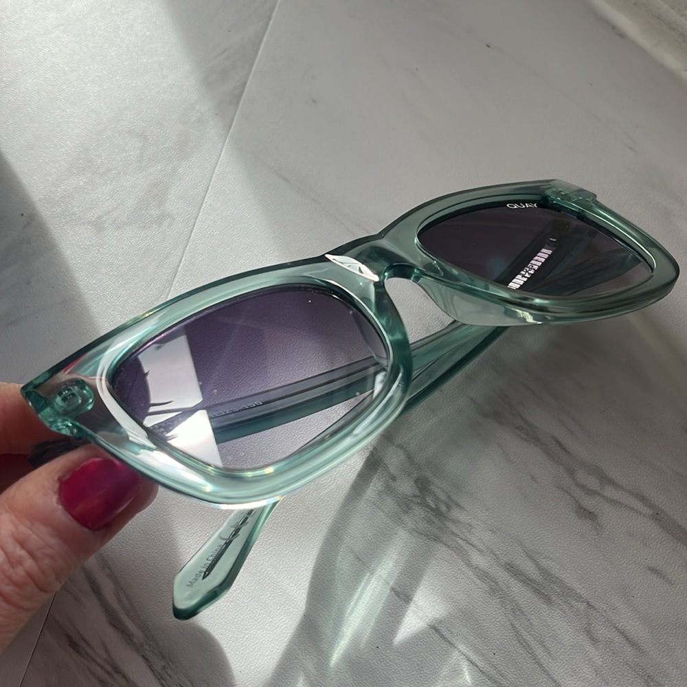 Quay after hours sunglasses - Picture 3 of 5